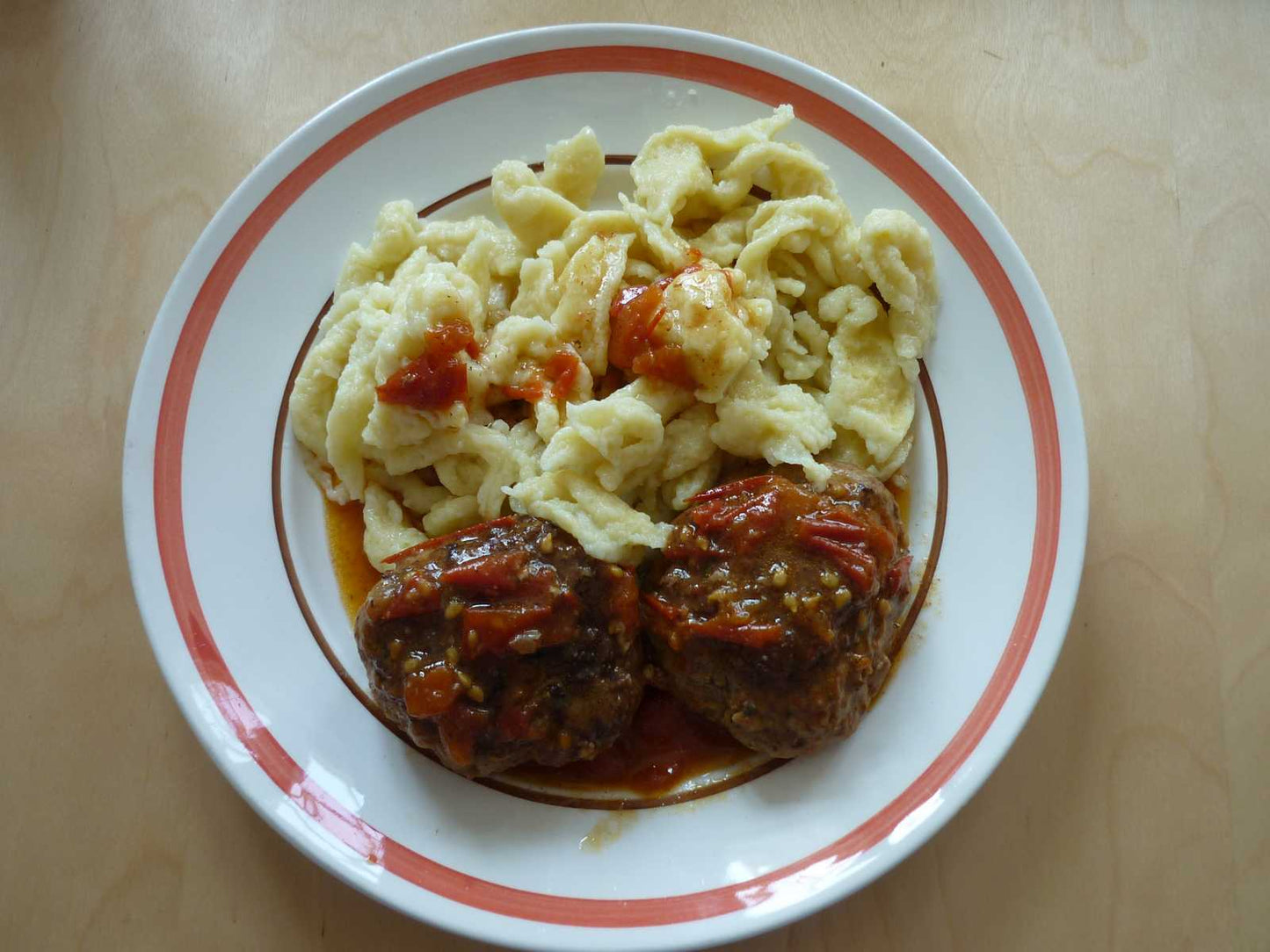 Plat du Mercredi 10/06 - Fleischkiechle sauce provençale, pâtes