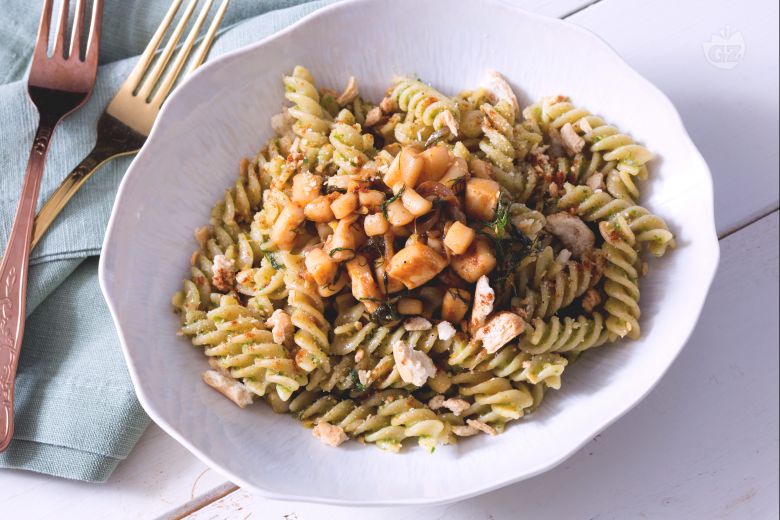 Plat du Mardi 11/08 - Gratin de pâtes au pesto, lamelles d’encornets