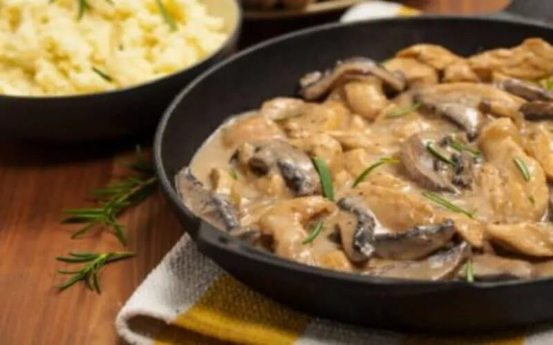 Plat du Samedi 23/05 - Suprême de volaille forestière, pleurotes, poêlé de blé aux légumes