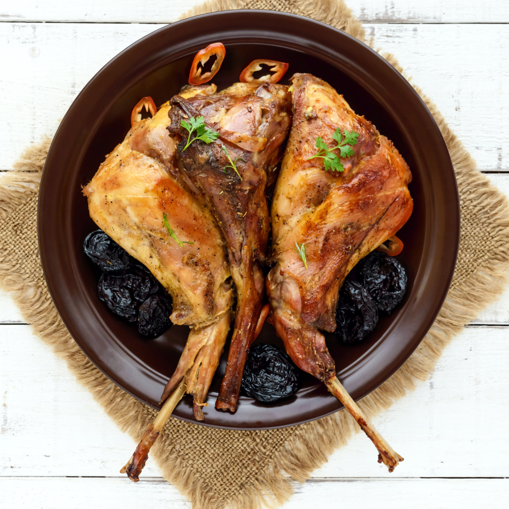 Plat du Mercredi 03/12 - Râble de lapin à la tomate et poivrons, accompagné de pâtes