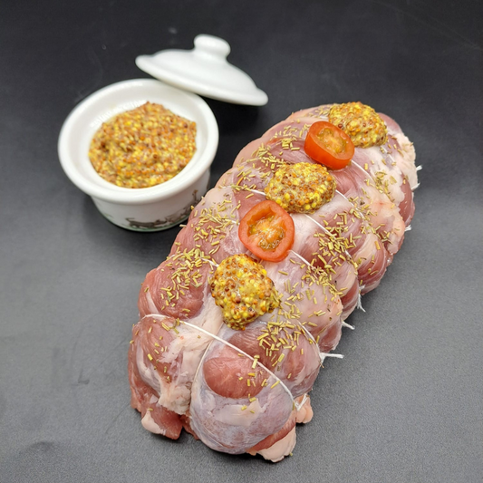 Épaule d’Agneau Confite à l’Ail, Laquée au Miel, Moutarde à l’Ancienne et Romarin