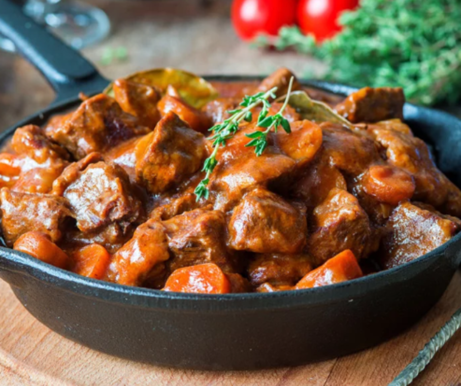 Plat du Jeudi 12/03 - Noix de joue de porc au vin rouge, gratin d’aubergine