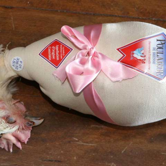 Poularde de Bresse roulée dans son linge*